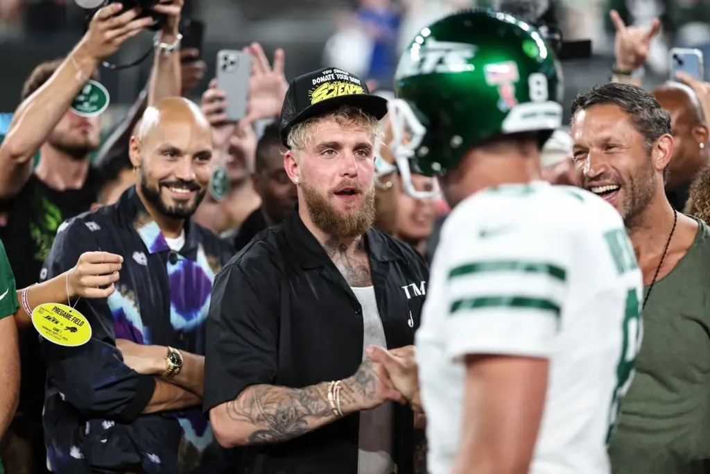 Джейк Пол призвал UFC отпустить Джонса ради боя с Нганну