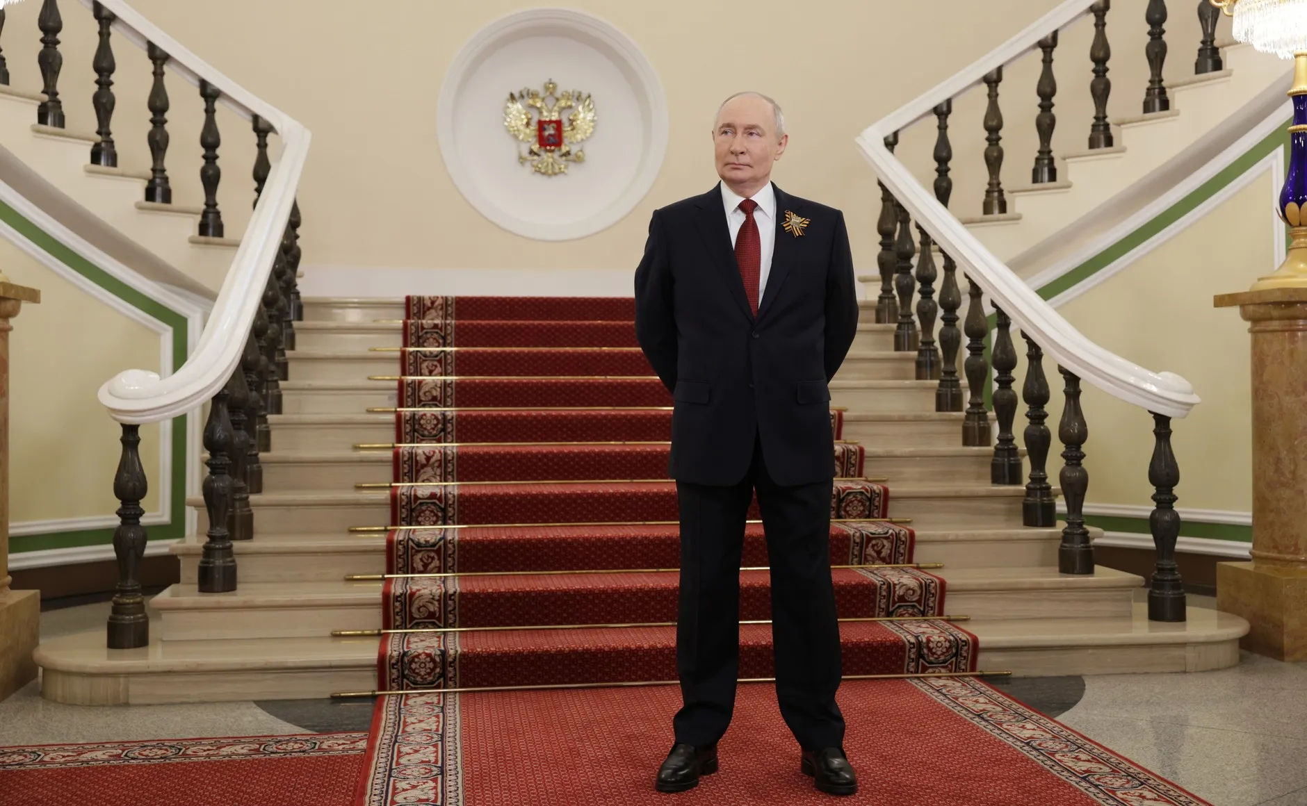 Путин поздравил Касабиеву с победой на ЧМ по борьбе