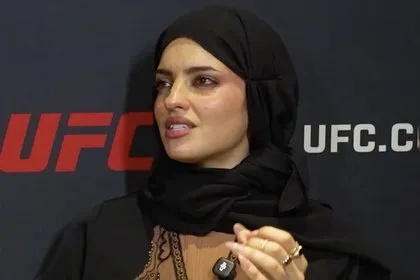 Ведущая надела хиджаб ради интервью с бойцом UFC Евлоевым