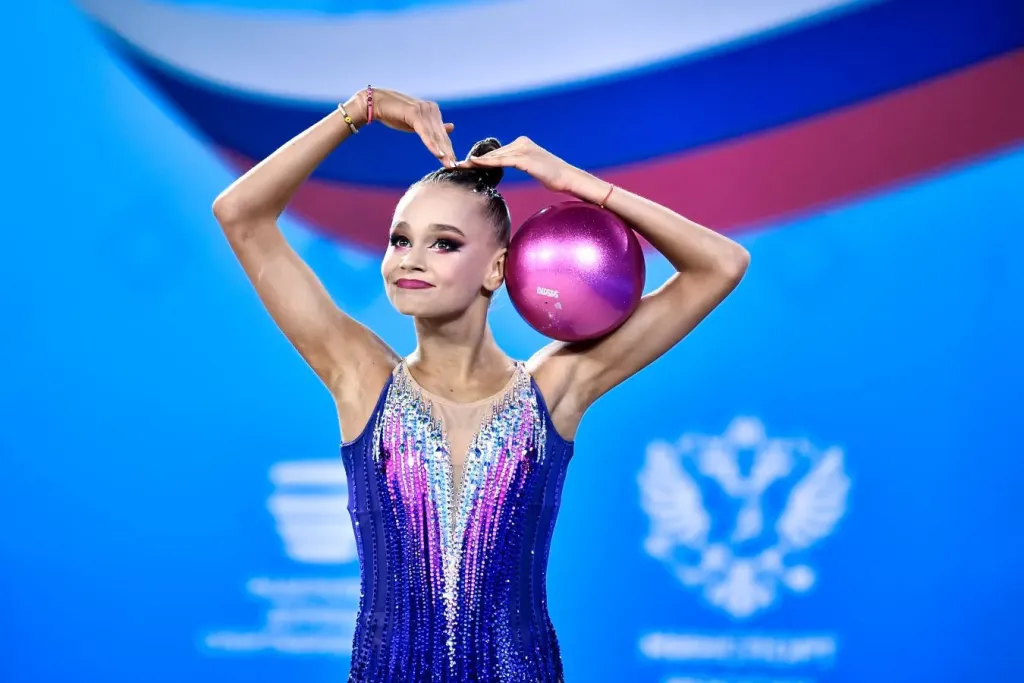 Заикина выиграла юниорское золото клубного ЧМ по художественной гимнастике